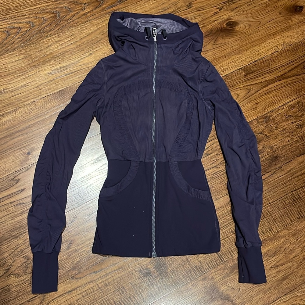 Women’s Lululemon Reverse Hooded Studio Jacket -size 4